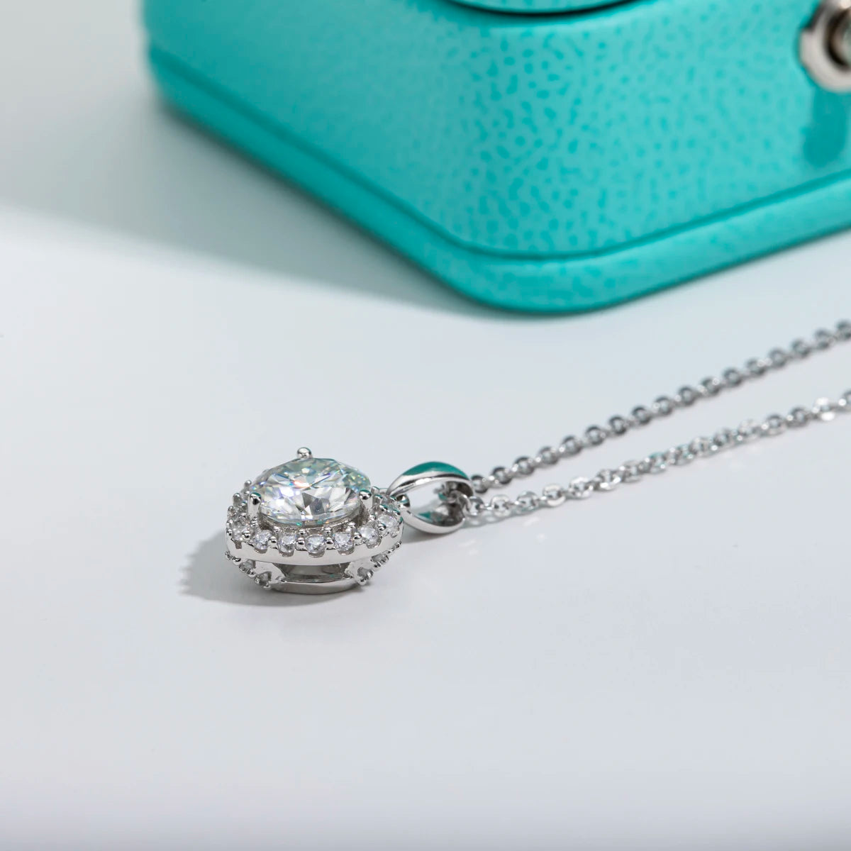 Sparkling Diamond Necklace - The Pinnacle of Luxury