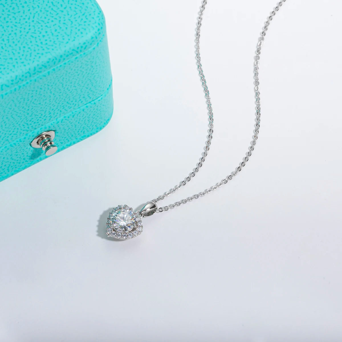 Sparkling Diamond Necklace - The Pinnacle of Luxury